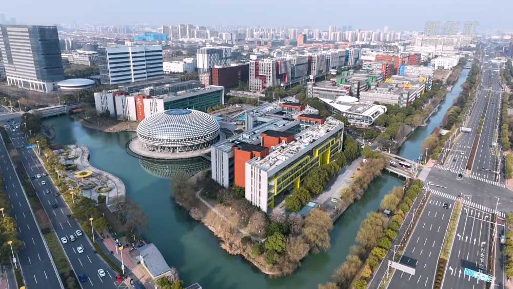 政策托舉與電商賦能 上海企業(yè)開拓外貿(mào)內(nèi)銷新格局